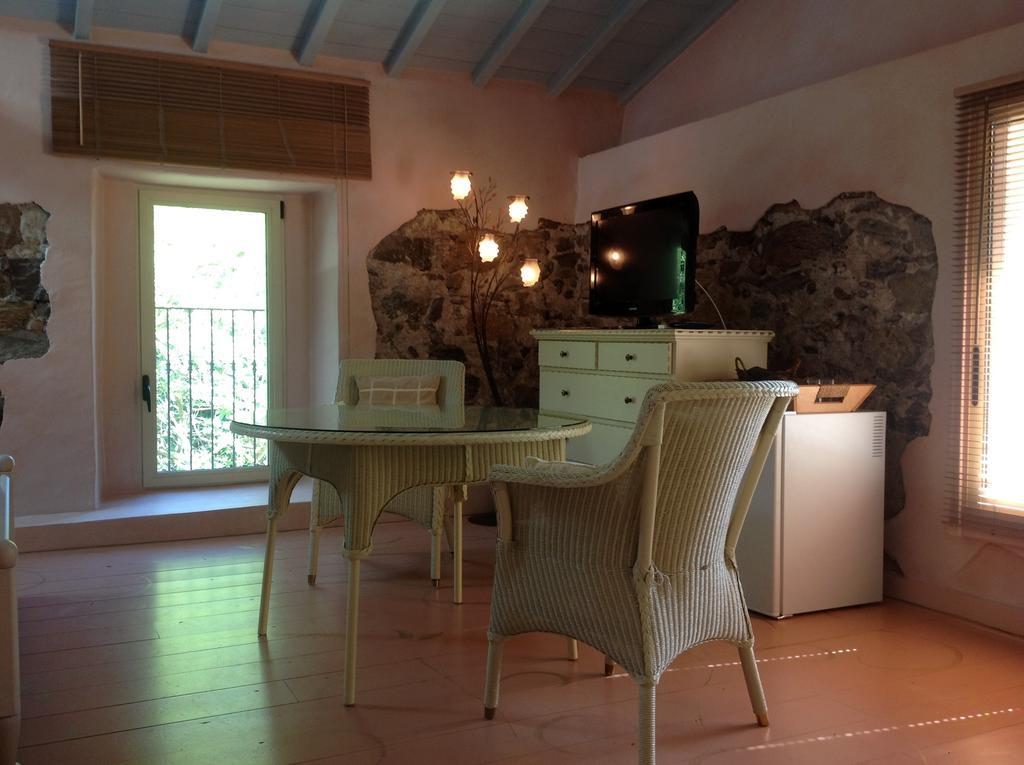 Maison D'Hotes Les Chambres De Mon Moulin Pégomas Habitación foto